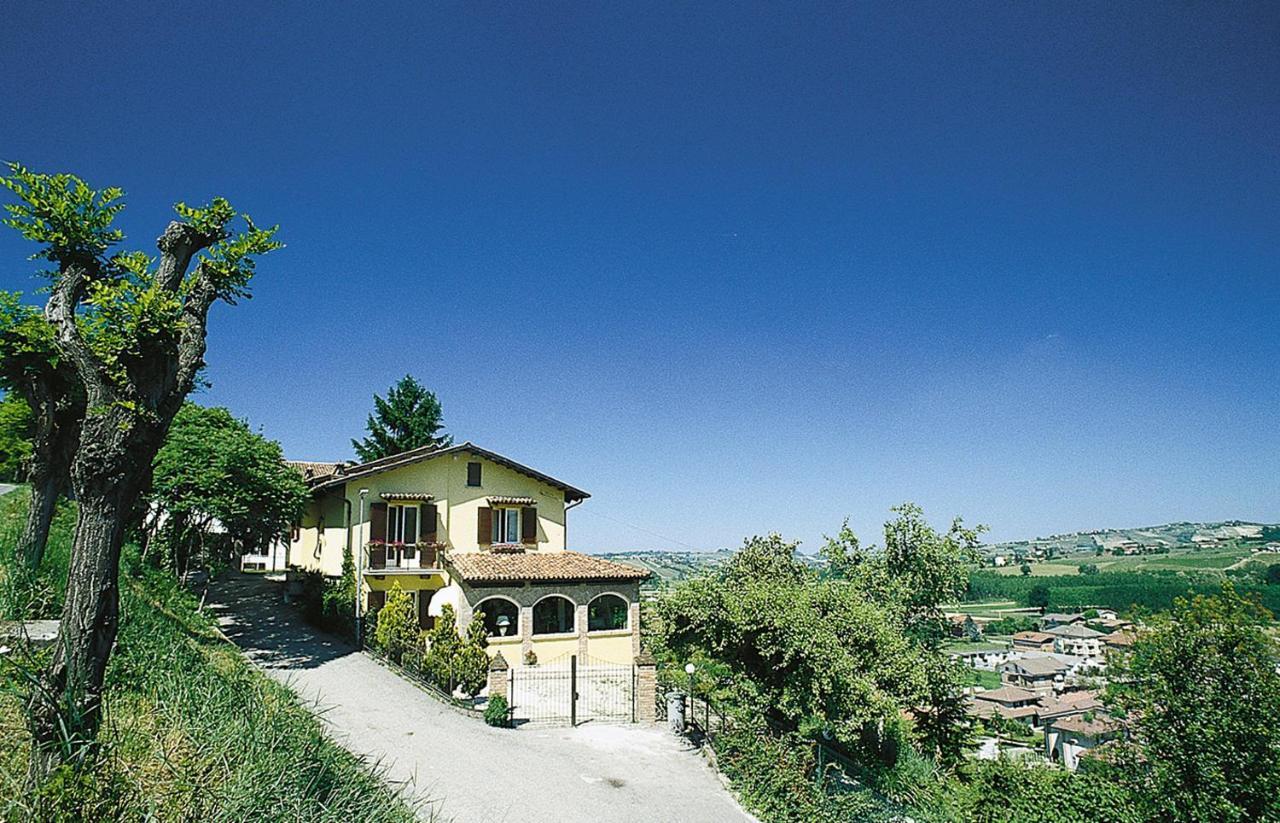 B&B Casa Margot Neive Εξωτερικό φωτογραφία